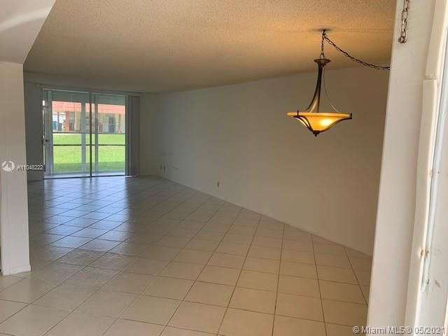 Recently Sold: $64,800 (1 beds, 1 baths, 900 Square Feet)