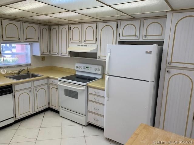 Recently Sold: $64,800 (1 beds, 1 baths, 900 Square Feet)