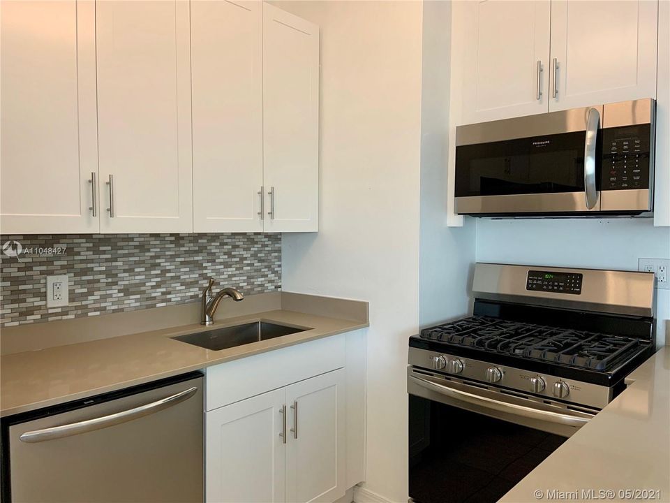 Recently Rented: $1,450 (1 beds, 1 baths, 530 Square Feet)