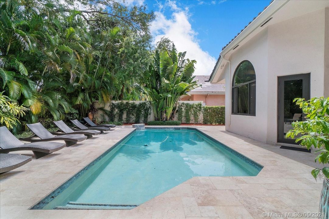 Recently Sold: $1,900,000 (4 beds, 3 baths, 3402 Square Feet)