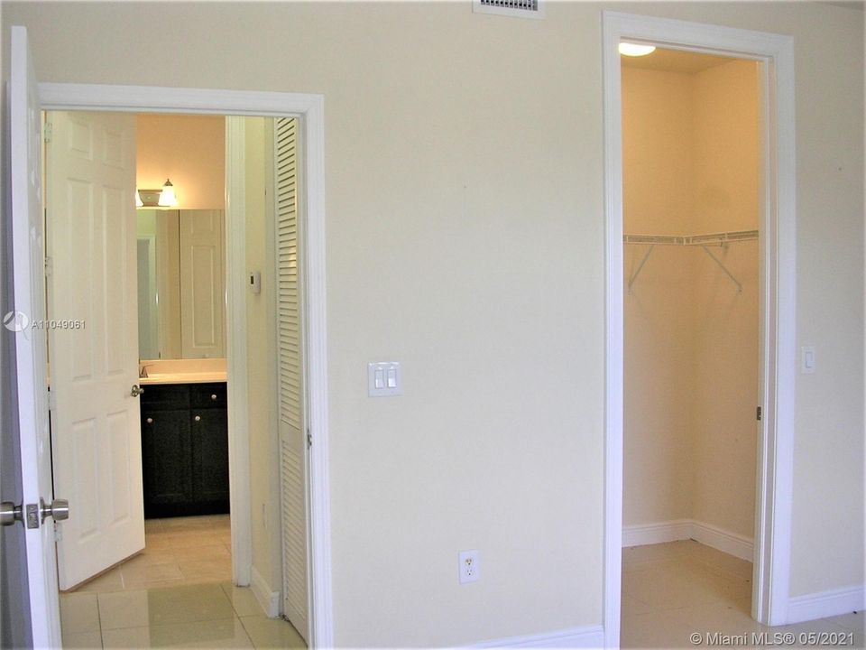 Recently Rented: $800 (1 beds, 1 baths, 3820 Square Feet)