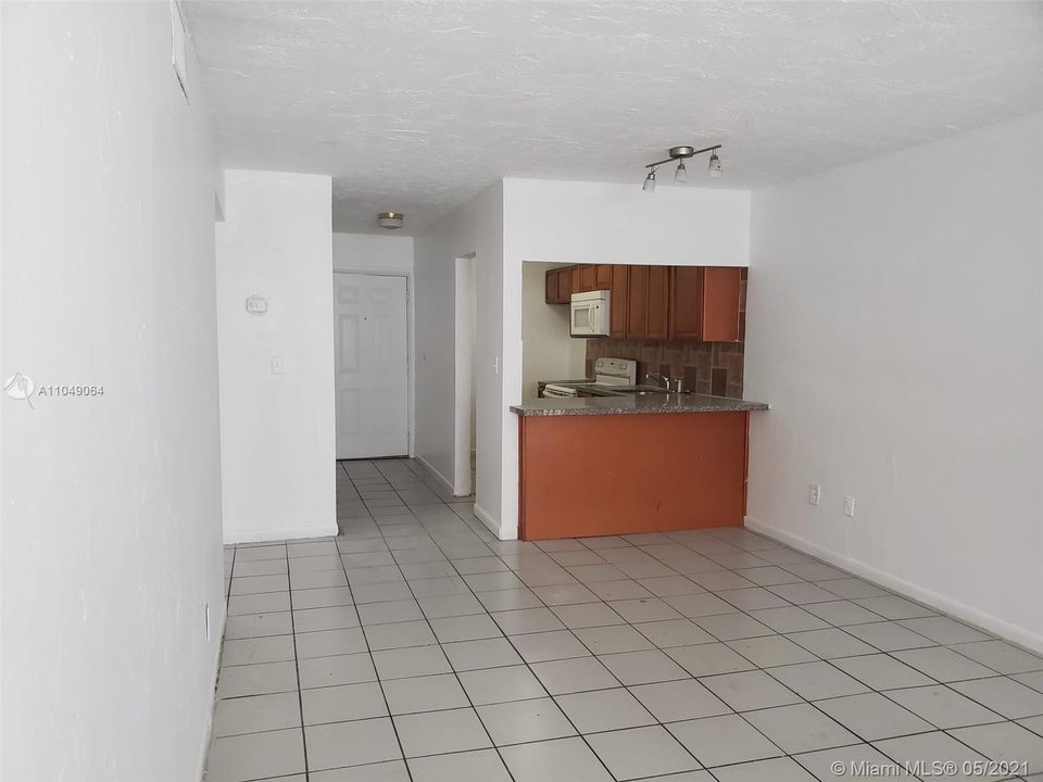 Recently Rented: $1,550 (2 beds, 2 baths, 888 Square Feet)