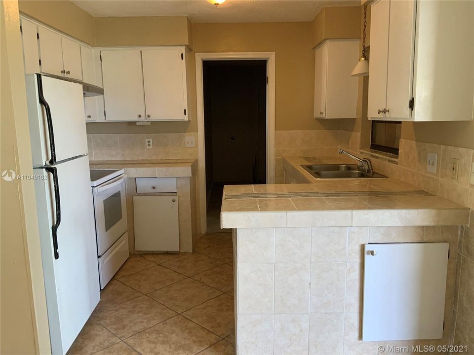 Recently Sold: $160,000 (2 beds, 2 baths, 1178 Square Feet)