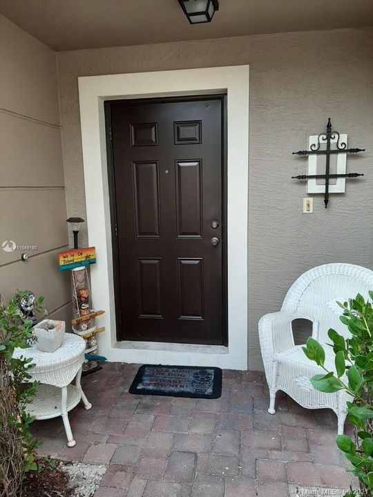 Recientemente alquilado: $2,000 (3 camas, 2 baños, 1490 Pies cuadrados)