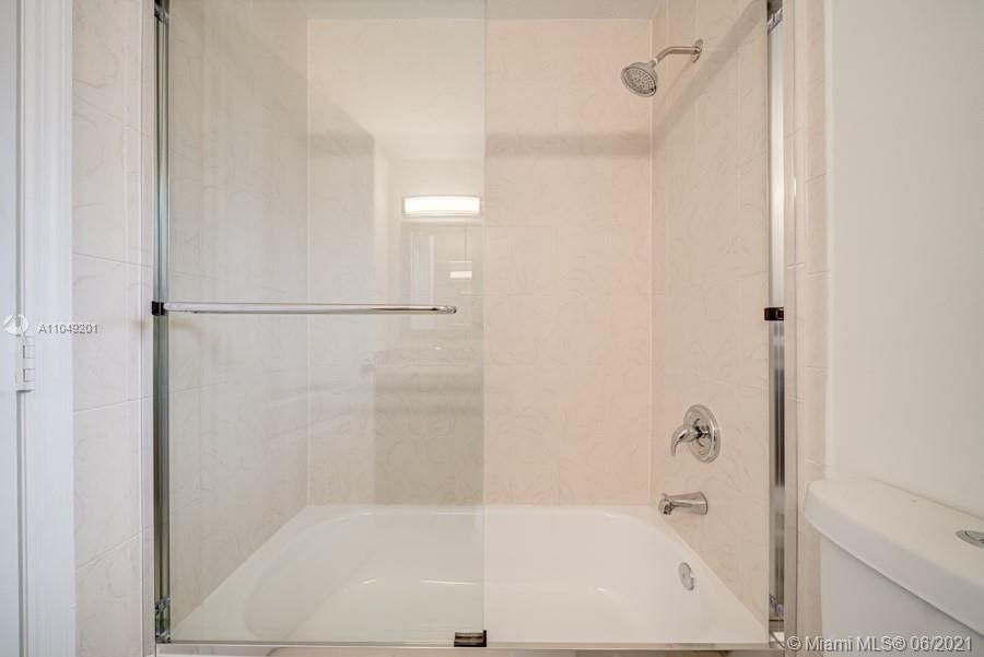 最近售出: $549,900 (3 贝兹, 2 浴室, 2014 平方英尺)