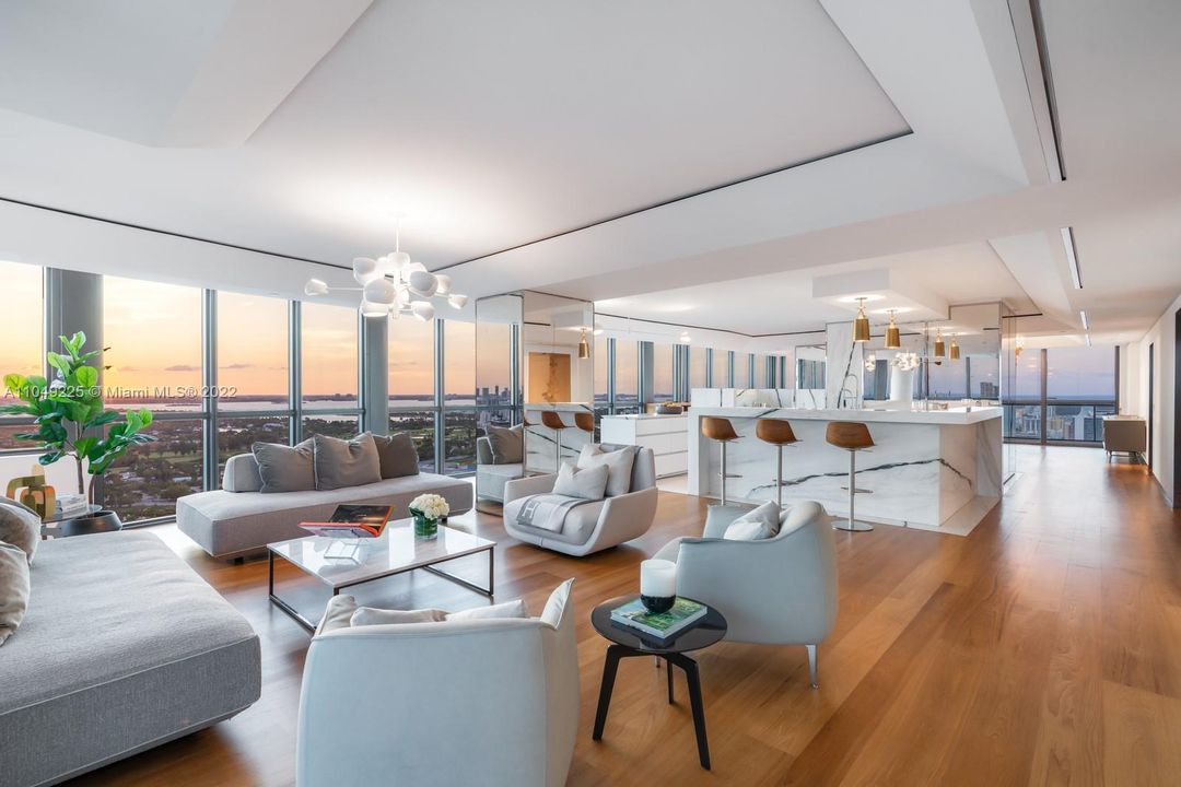 Recently Sold: $9,999,000 (4 beds, 4 baths, 3552 Square Feet)