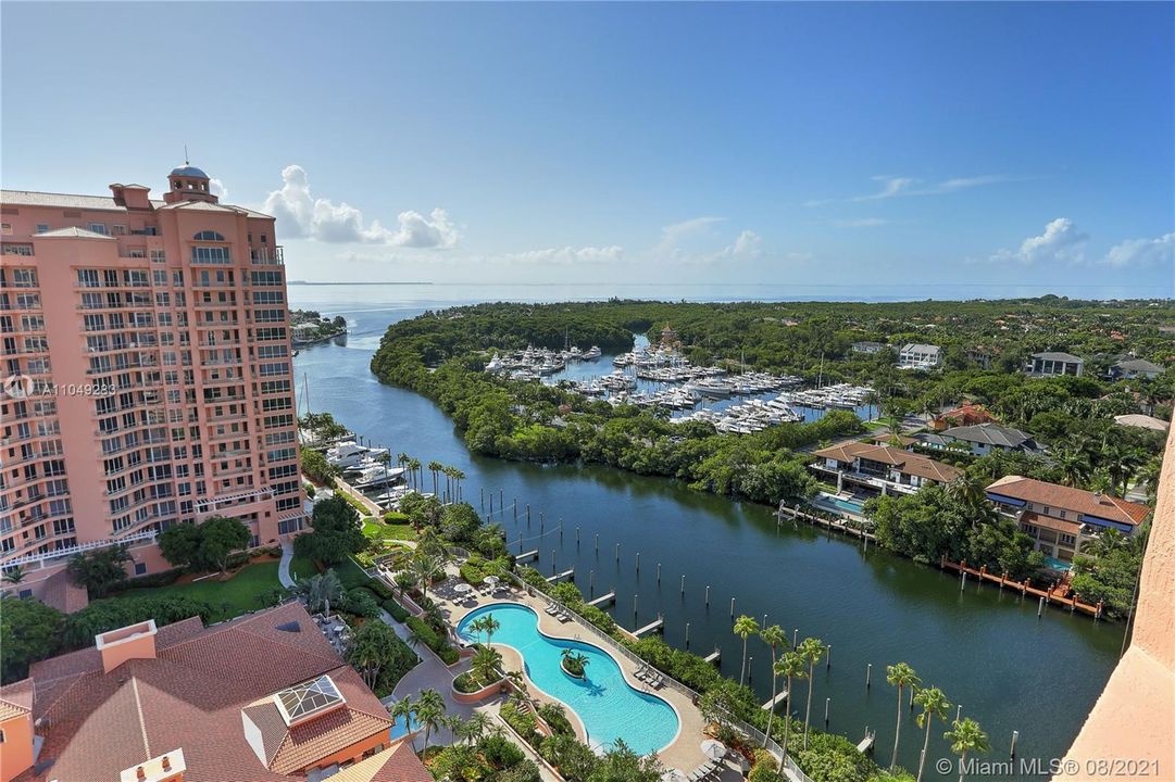 Vendido Recientemente: $2,200,000 (2 camas, 2 baños, 3165 Pies cuadrados)