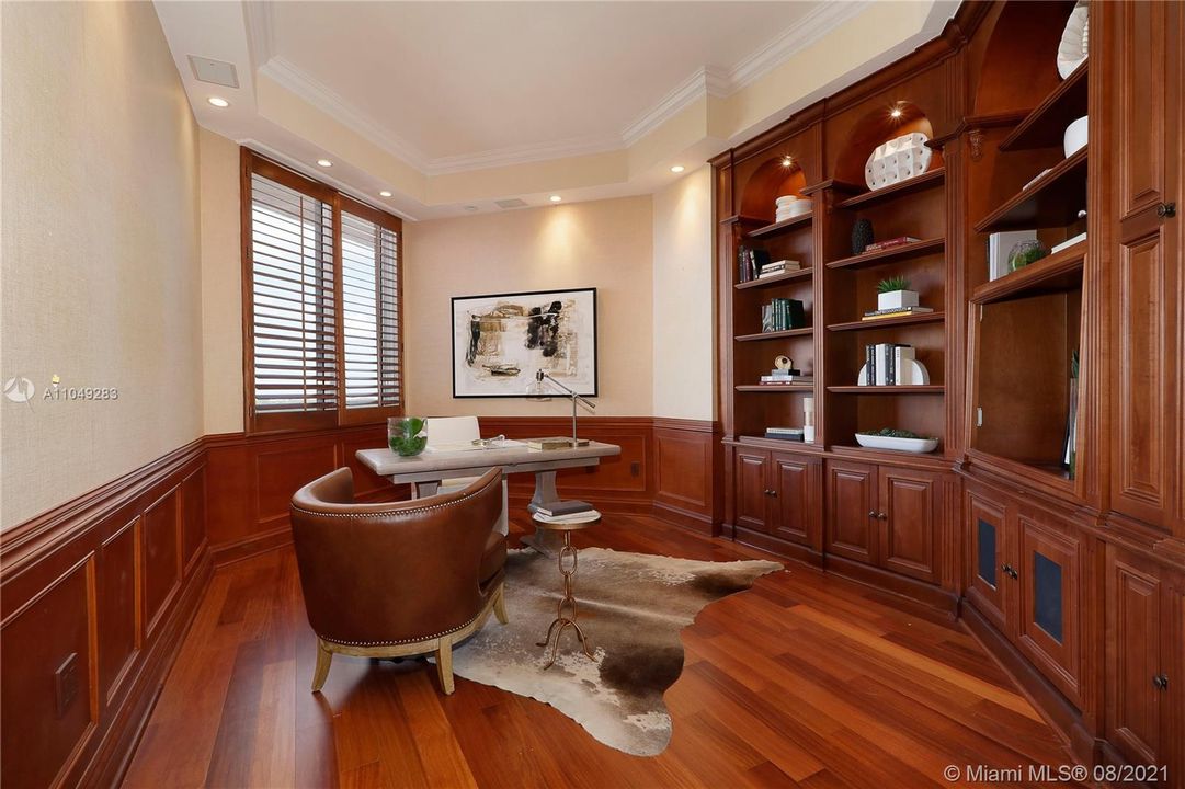 Vendido Recientemente: $2,200,000 (2 camas, 2 baños, 3165 Pies cuadrados)