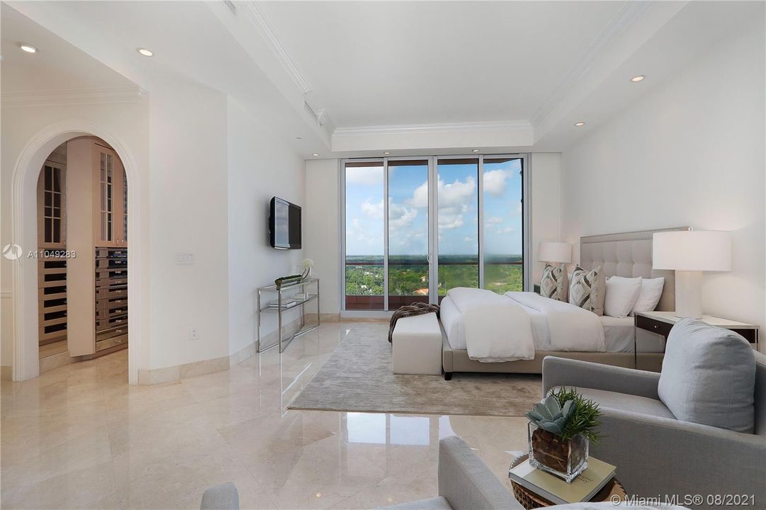 Vendido Recientemente: $2,200,000 (2 camas, 2 baños, 3165 Pies cuadrados)