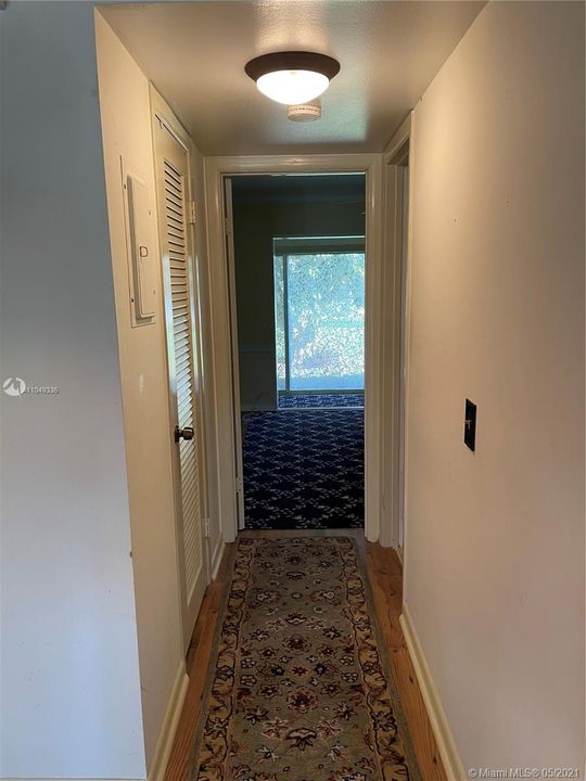 Recently Sold: $59,900 (1 beds, 1 baths, 585 Square Feet)