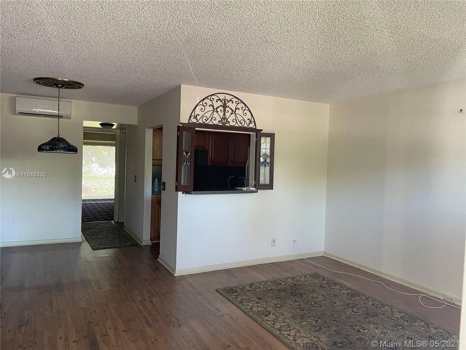 Recently Sold: $59,900 (1 beds, 1 baths, 585 Square Feet)