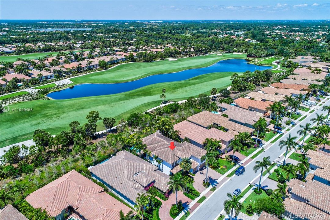 Recently Sold: $1,600,000 (4 beds, 5 baths, 4636 Square Feet)