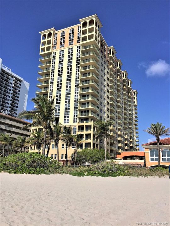 Recently Sold: $905,000 (3 beds, 2 baths, 1480 Square Feet)