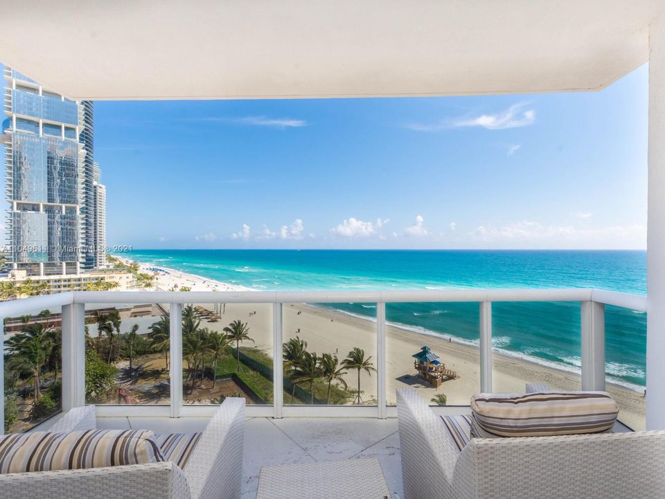 Recently Sold: $3,550,000 (3 beds, 3 baths, 4045 Square Feet)