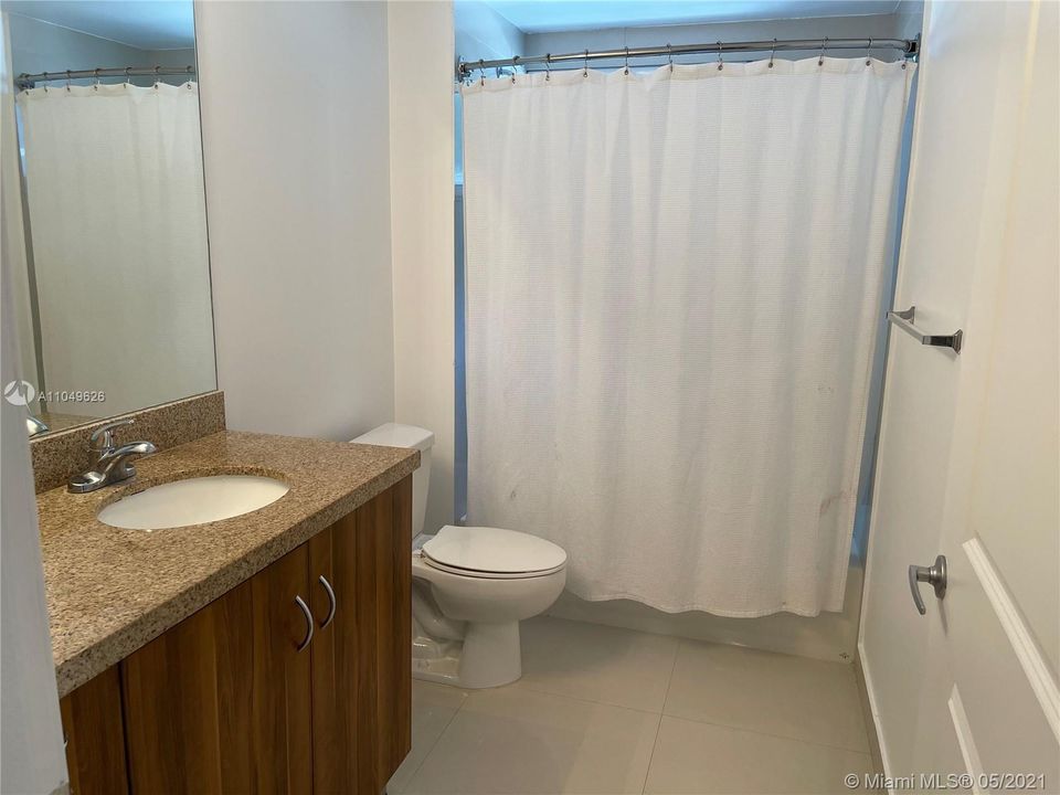 最近租的: $3,500 (4 贝兹, 2 浴室, 1567 平方英尺)