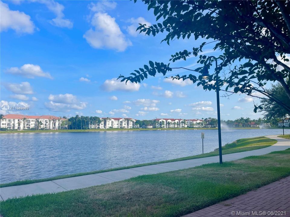 Walking path along the lake for morning and afternoon strolls!