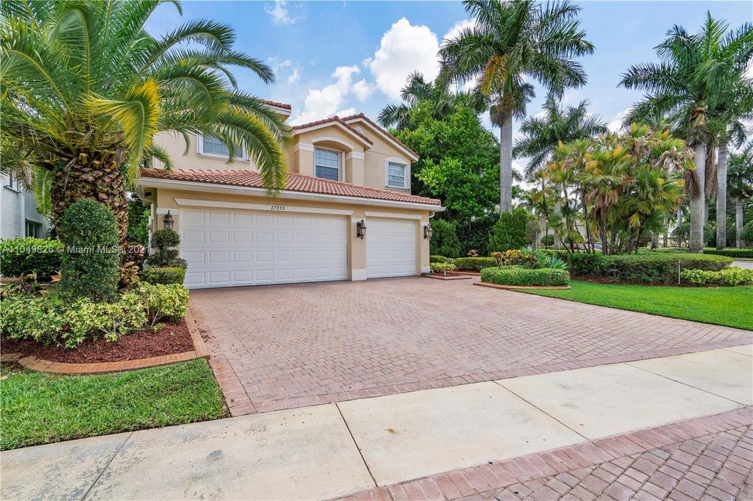Recently Sold: $1,049,000 (6 beds, 5 baths, 3980 Square Feet)