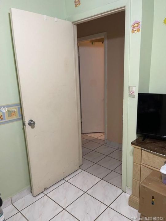 Vendido Recientemente: $350,000 (3 camas, 2 baños, 1020 Pies cuadrados)