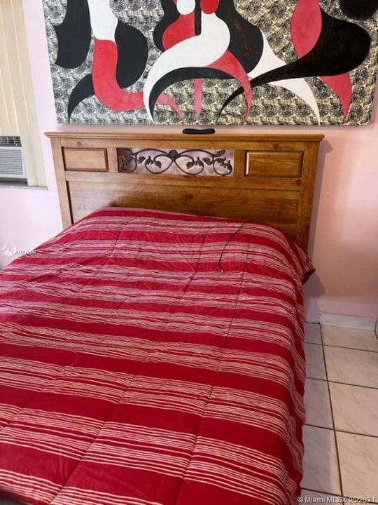 Vendido Recientemente: $350,000 (3 camas, 2 baños, 1020 Pies cuadrados)