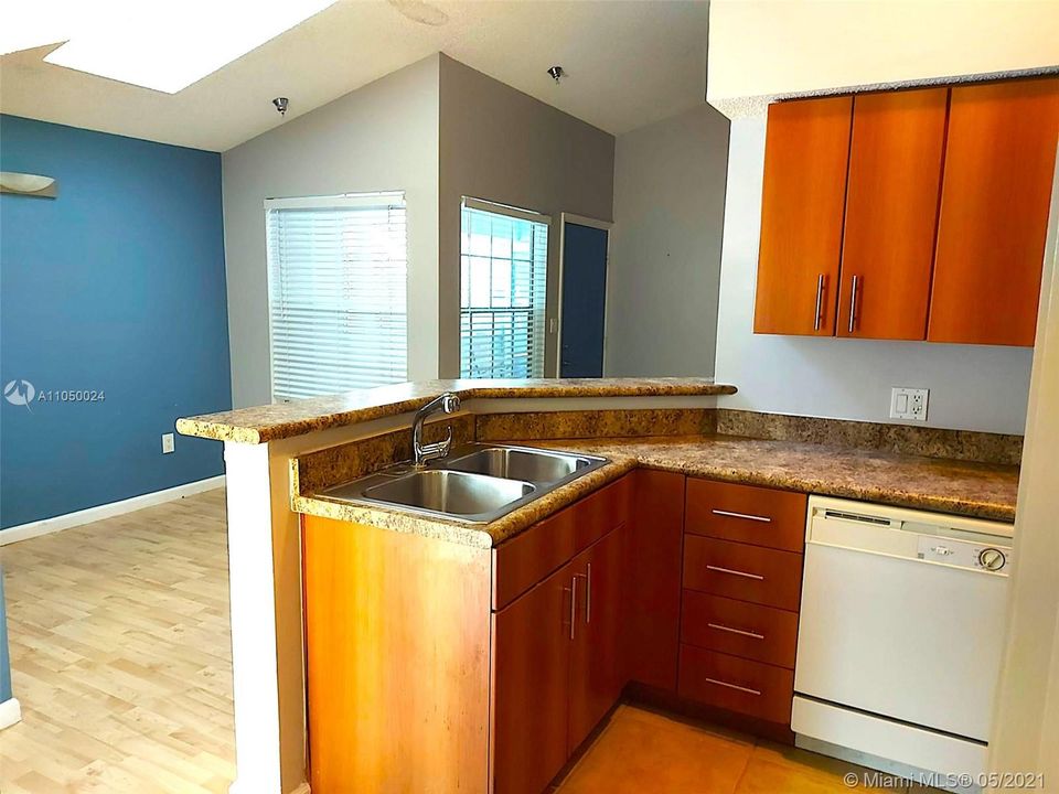 Recently Rented: $1,400 (1 beds, 1 baths, 630 Square Feet)