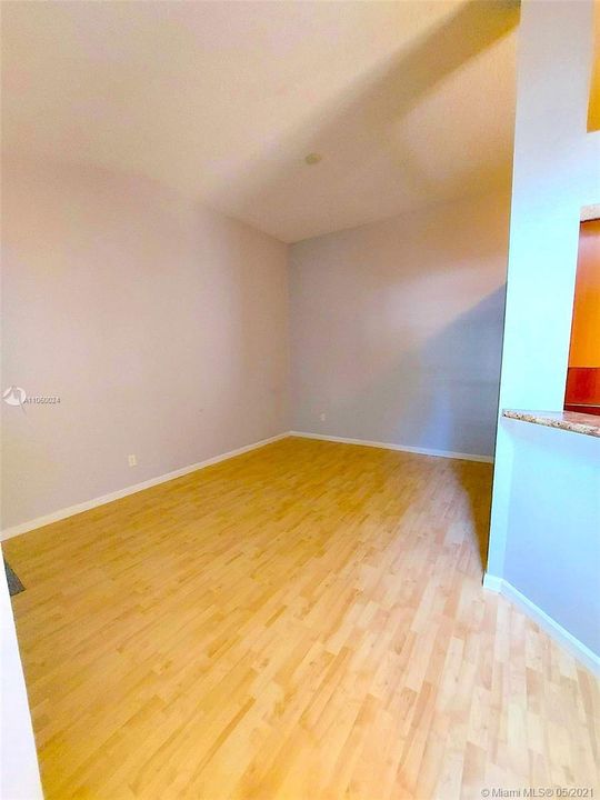 Recently Rented: $1,400 (1 beds, 1 baths, 630 Square Feet)