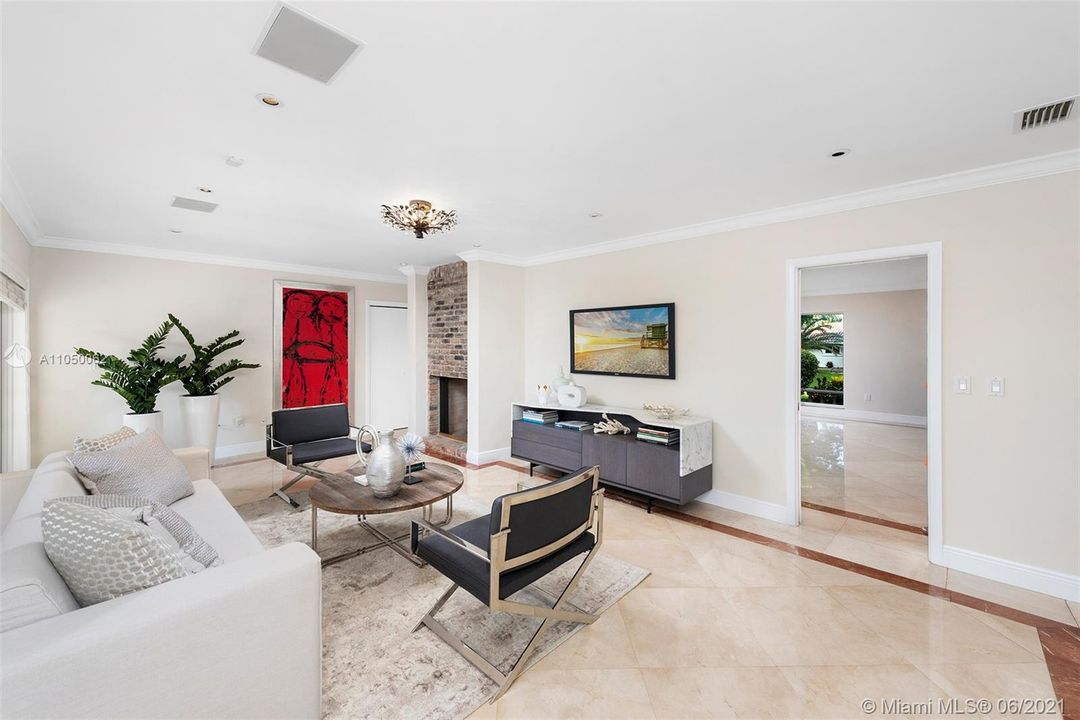 Recently Sold: $1,550,000 (4 beds, 3 baths, 3428 Square Feet)