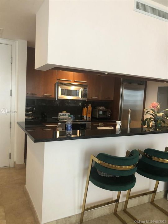 Recently Rented: $3,100 (1 beds, 1 baths, 1076 Square Feet)