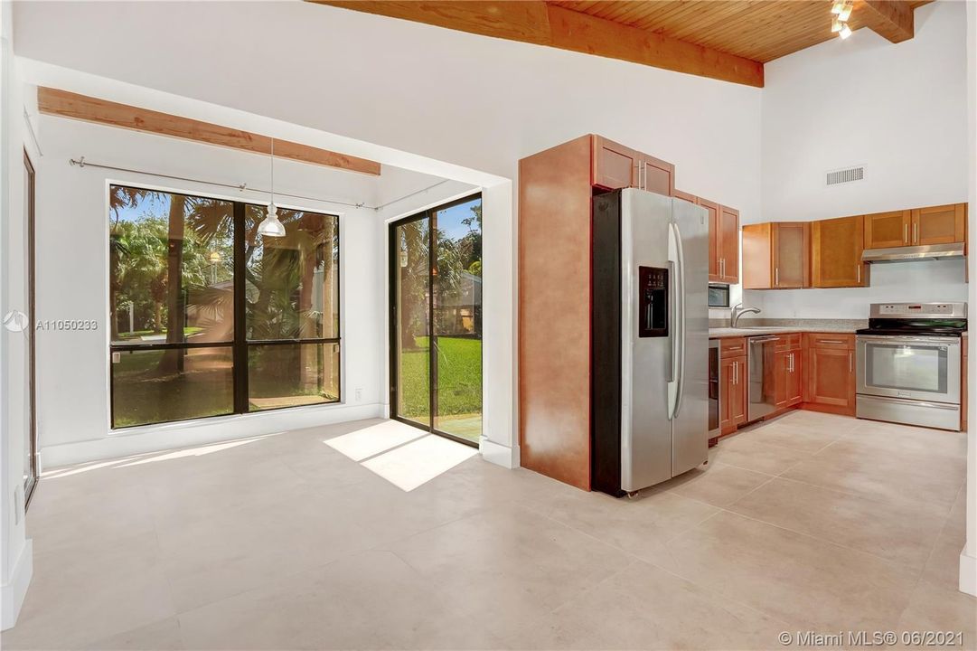 最近租的: $4,000 (3 贝兹, 2 浴室, 2142 平方英尺)