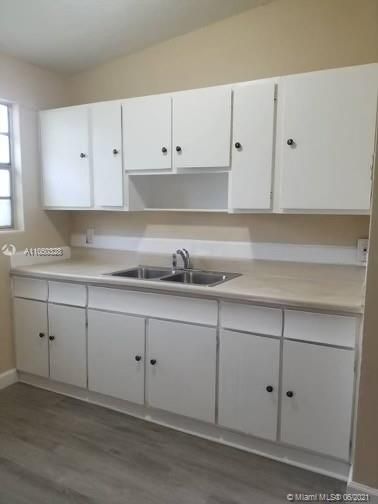 Recently Rented: $925 (3 beds, 1 baths, 0 Square Feet)