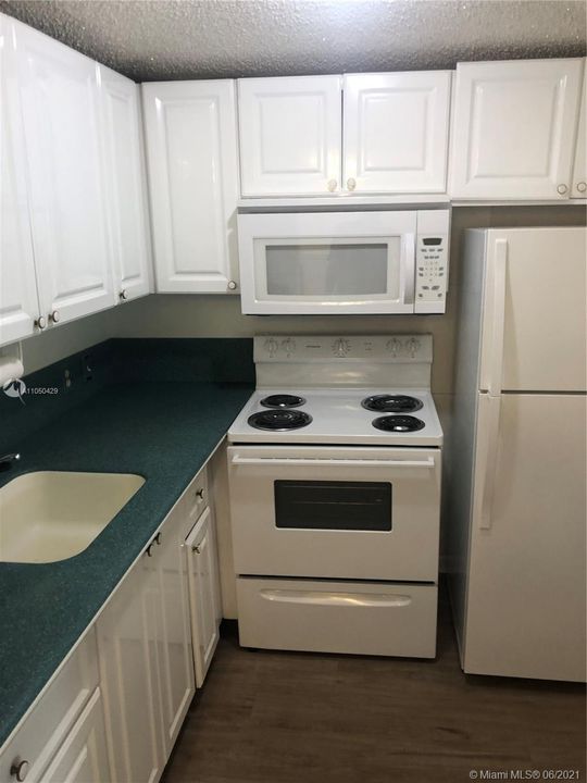 Recently Sold: $65,000 (1 beds, 1 baths, 601 Square Feet)