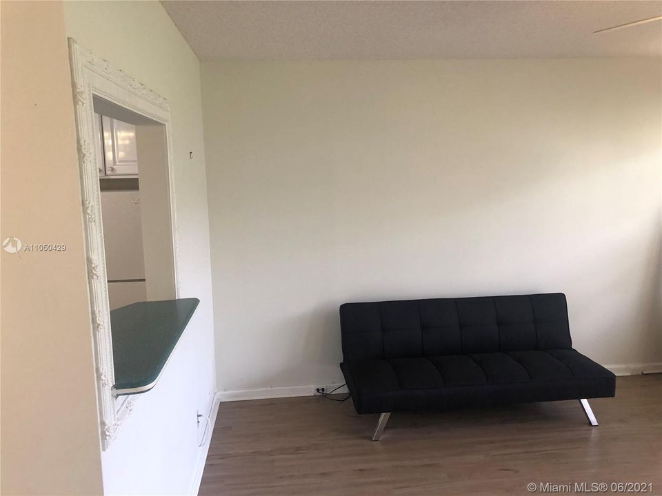 Recently Sold: $65,000 (1 beds, 1 baths, 601 Square Feet)