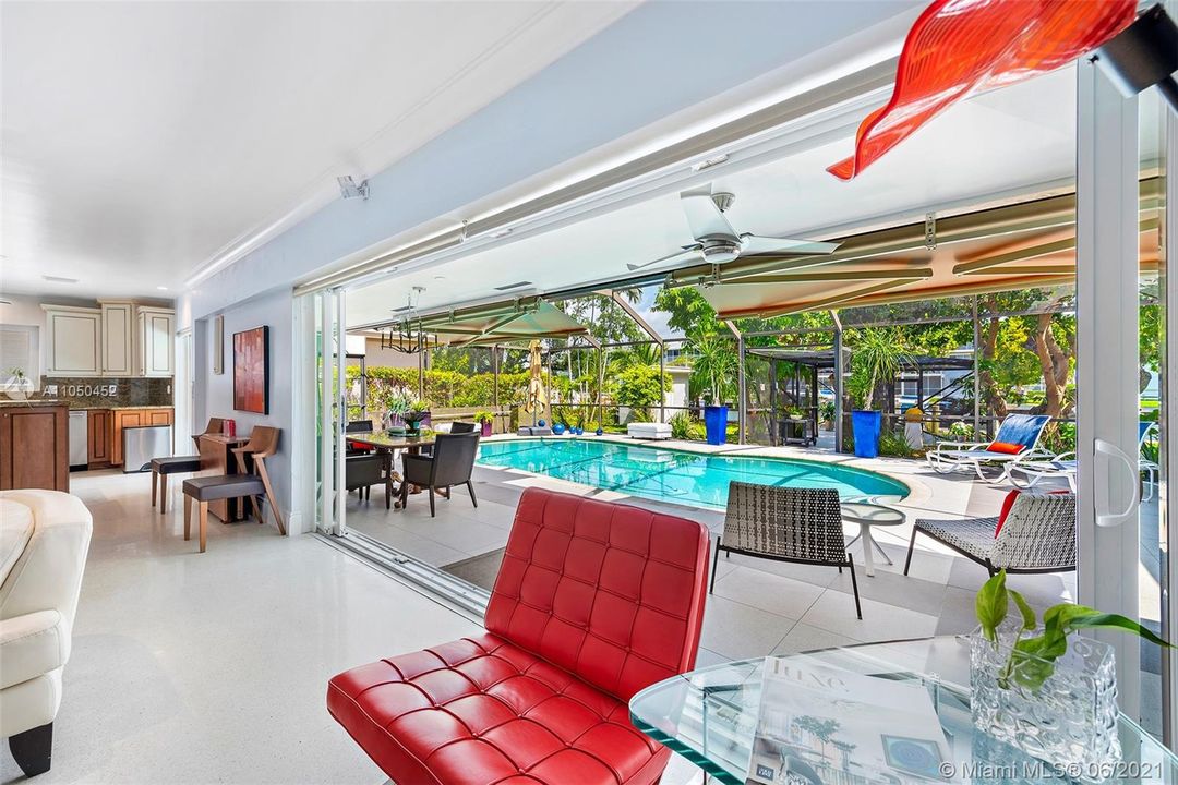 Recently Sold: $1,595,000 (3 beds, 2 baths, 2520 Square Feet)