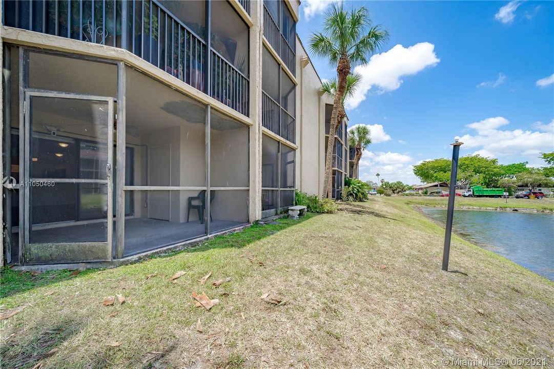 最近售出: $170,000 (2 贝兹, 2 浴室, 820 平方英尺)