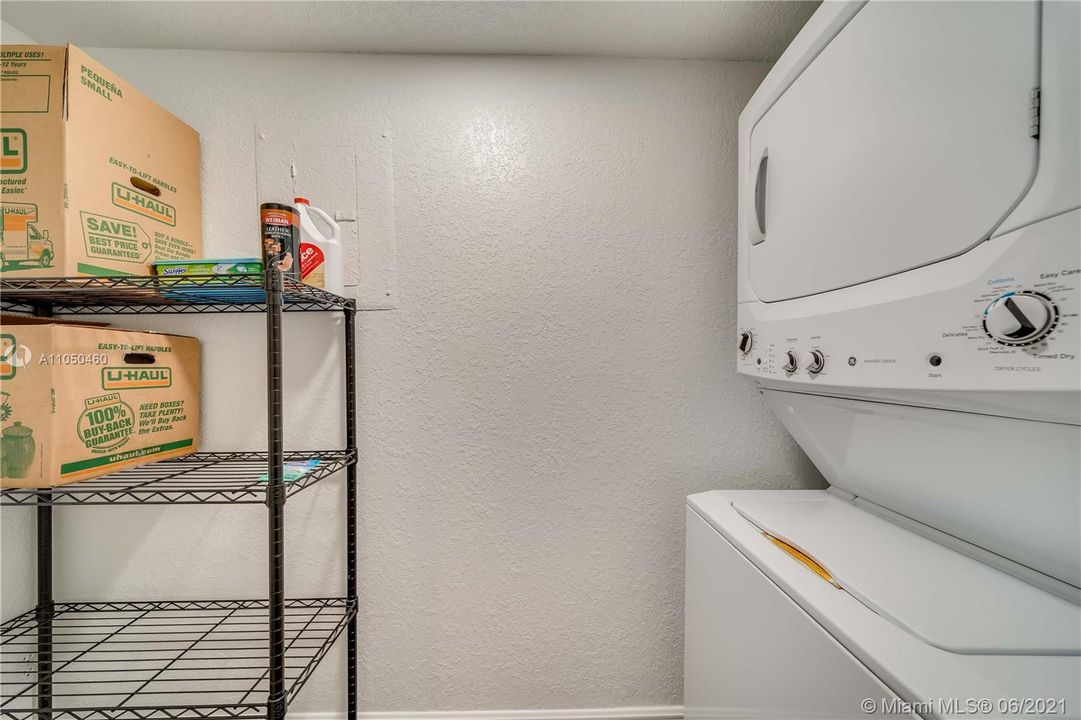 最近售出: $170,000 (2 贝兹, 2 浴室, 820 平方英尺)