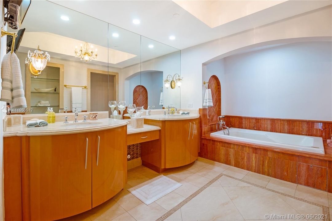 Недавно арендовано: $15,000 (3 спален, 3 ванн, 2214 Квадратных фут)
