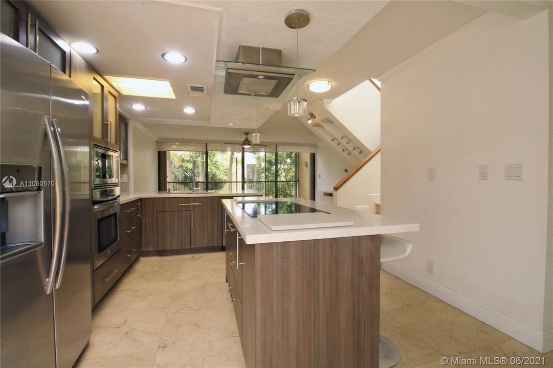 Stainless still appliances.