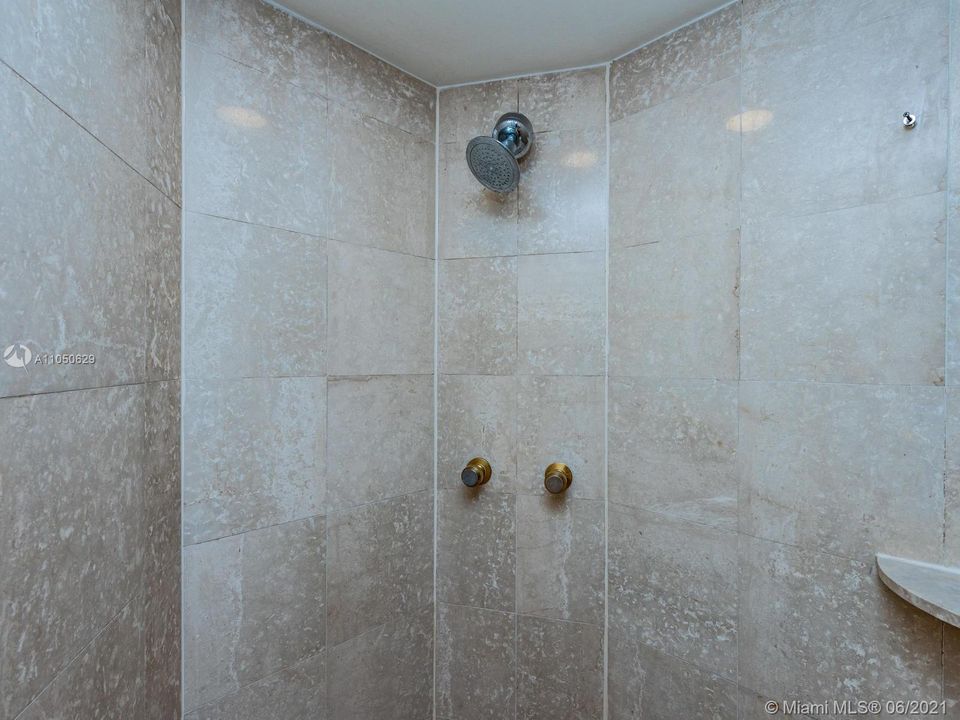 最近租的: $6,550 (2 贝兹, 2 浴室, 2070 平方英尺)