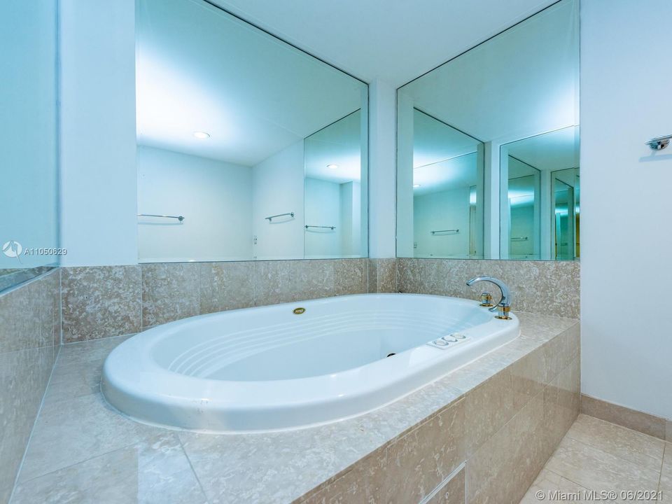 Недавно арендовано: $6,550 (2 спален, 2 ванн, 2070 Квадратных фут)