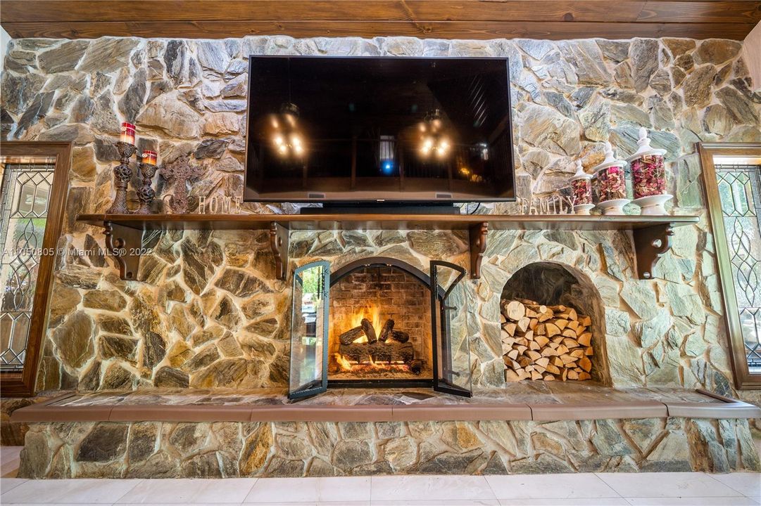 Stone gas fire place