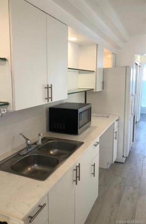 Recently Rented: $1,800 (1 beds, 1 baths, 590 Square Feet)