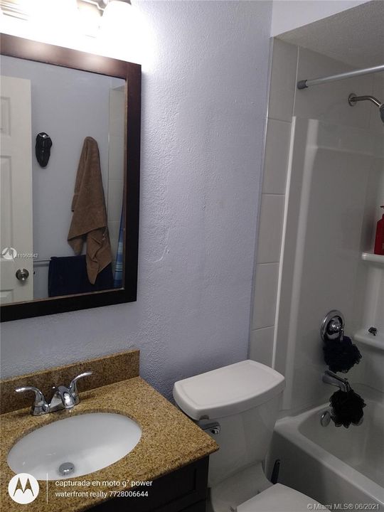 Недавно продано: $234,900 (3 спален, 2 ванн, 1296 Квадратных фут)