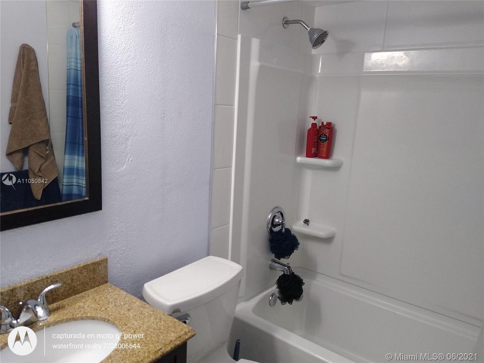 Недавно продано: $234,900 (3 спален, 2 ванн, 1296 Квадратных фут)