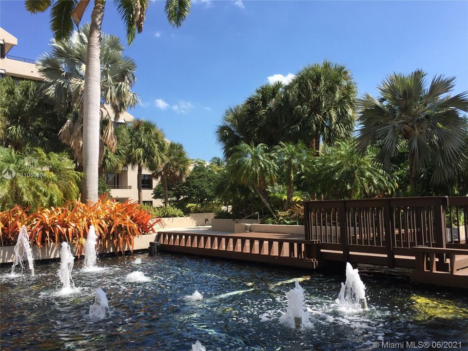Recently Sold: $1,995,000 (3 beds, 3 baths, 2330 Square Feet)