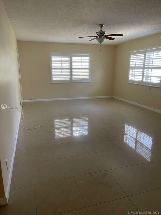 Recently Rented: $2,000 (2 beds, 2 baths, 1060 Square Feet)