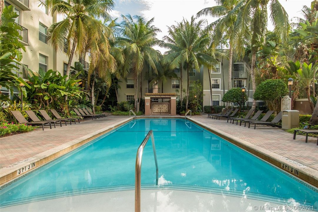 Recently Rented: $1,450 (1 beds, 1 baths, 736 Square Feet)