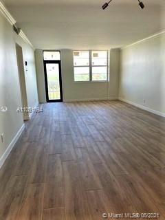 Recently Rented: $3,800 (2 beds, 2 baths, 1310 Square Feet)