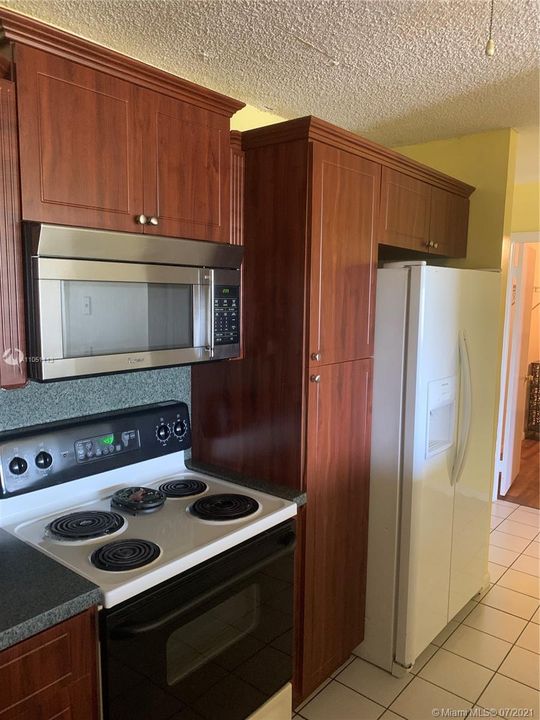 Recently Sold: $99,000 (2 beds, 1 baths, 1075 Square Feet)