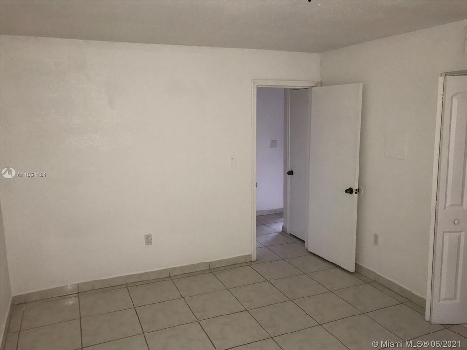 Recently Rented: $1,100 (1 beds, 1 baths, 616 Square Feet)