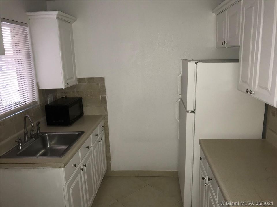 Recently Rented: $1,100 (1 beds, 1 baths, 616 Square Feet)