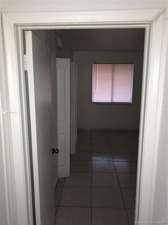 Recently Rented: $1,100 (1 beds, 1 baths, 616 Square Feet)